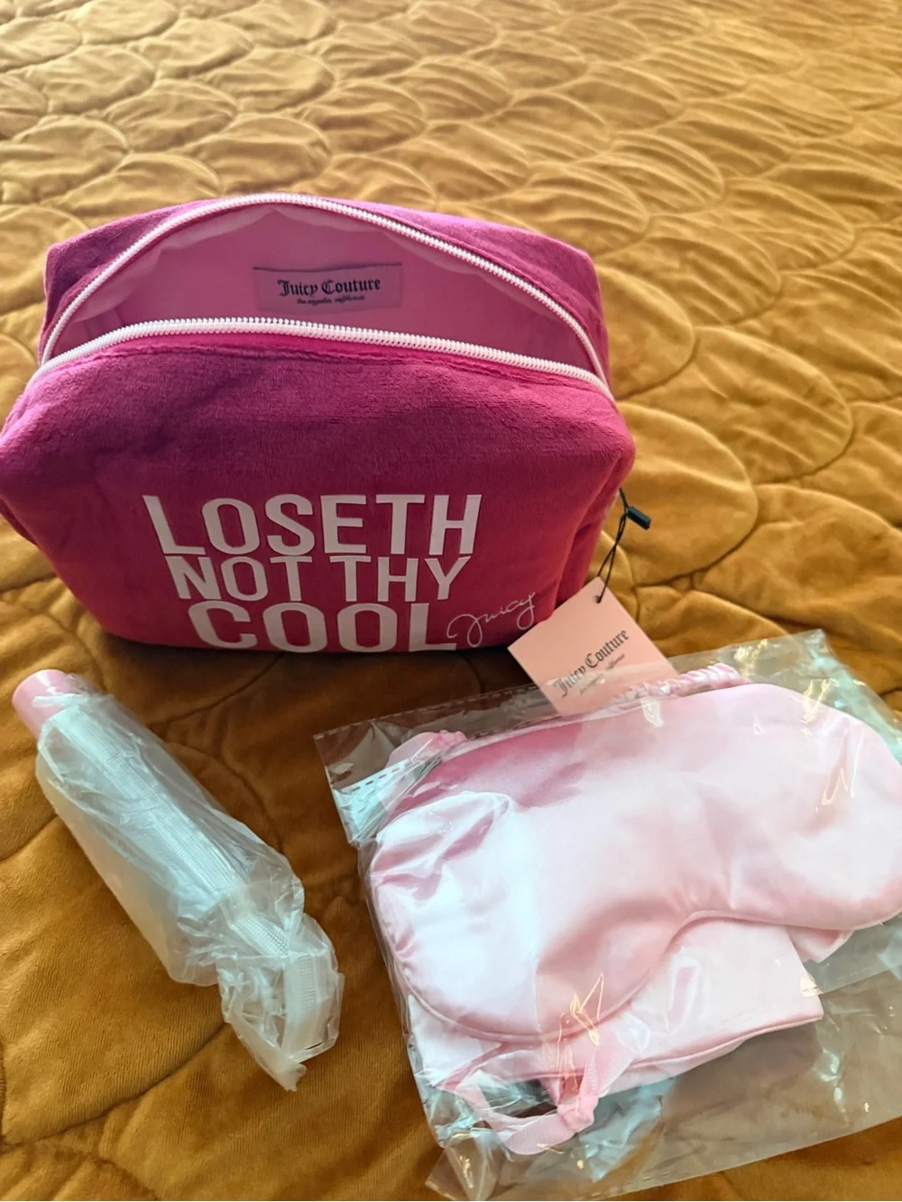 Juicy Couture “Loseth Not Thy Cool” Pink Velour Travel Cosmetic Bag Set NEW